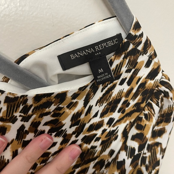 Banana Republic Animal Print Top - Picture 2 of 6